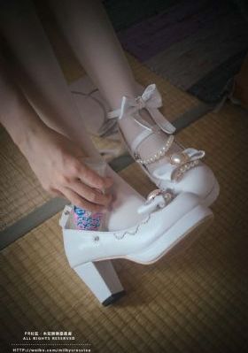 贱妾扒下脱裙子撅屁股迎_1080P手机在线观看